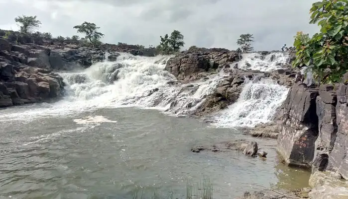 kanakai waterfalls