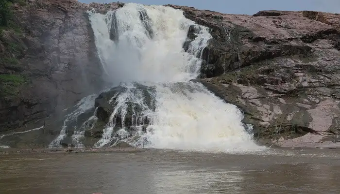 Pochera waterfalls